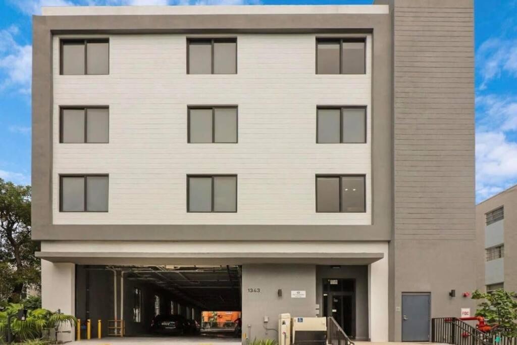 Apartment Centrally Located 1br With King Bed Near Brickell, Airport Downtown And Wynwood Miami