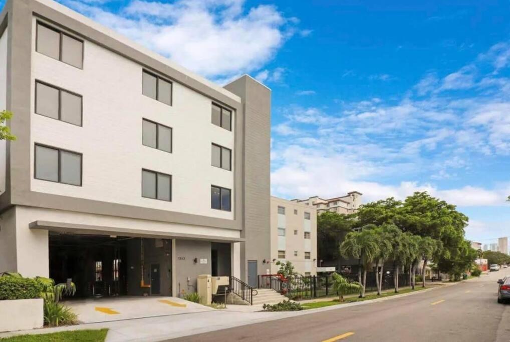 Apartment Centrally Located 1br With King Bed Near Brickell, Airport Downtown And Wynwood