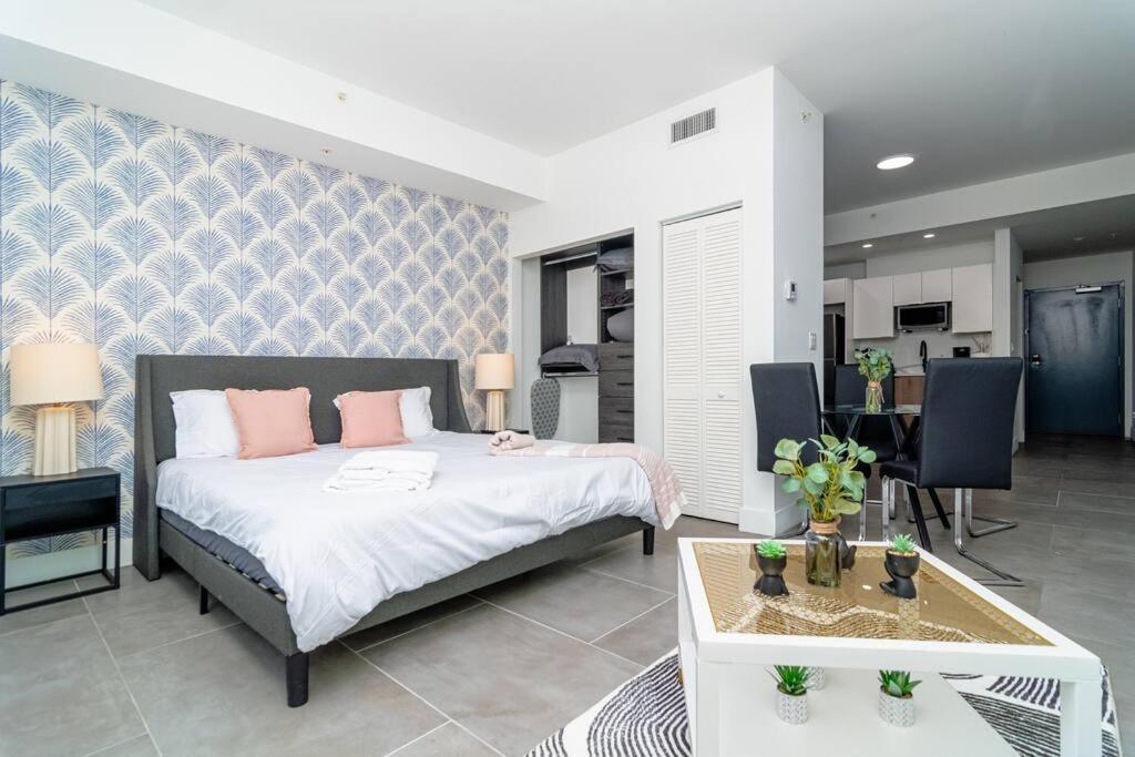 Centrally Located 1br With King Bed Near Brickell, Airport Downtown And Wynwood Miami