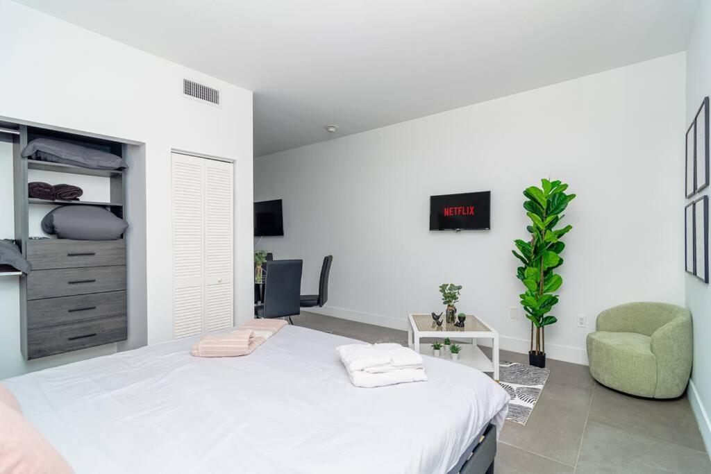 Centrally Located 1br With King Bed Near Brickell, Airport Downtown And Wynwood Apartment Miami